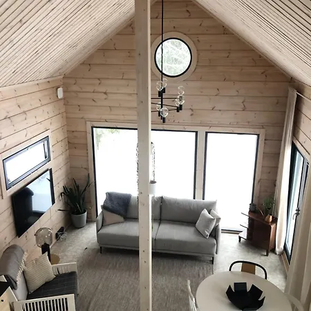 Moderni Vierasmökki *